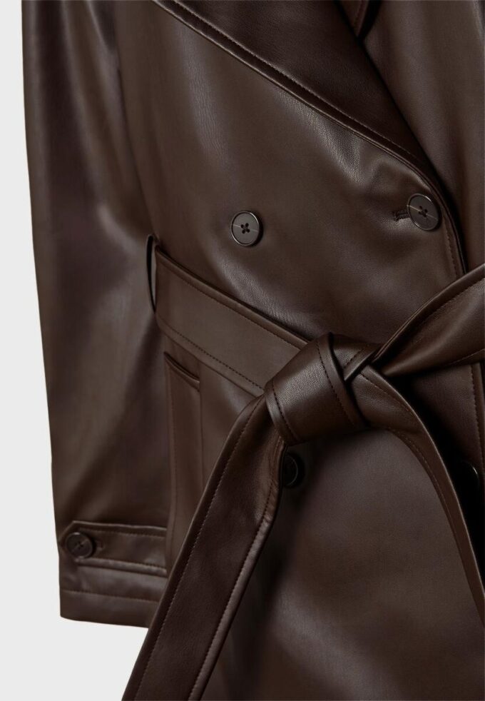 Langer Trenchcoat aus Kunstleder Langer Trenchcoat aus Kunstleder
