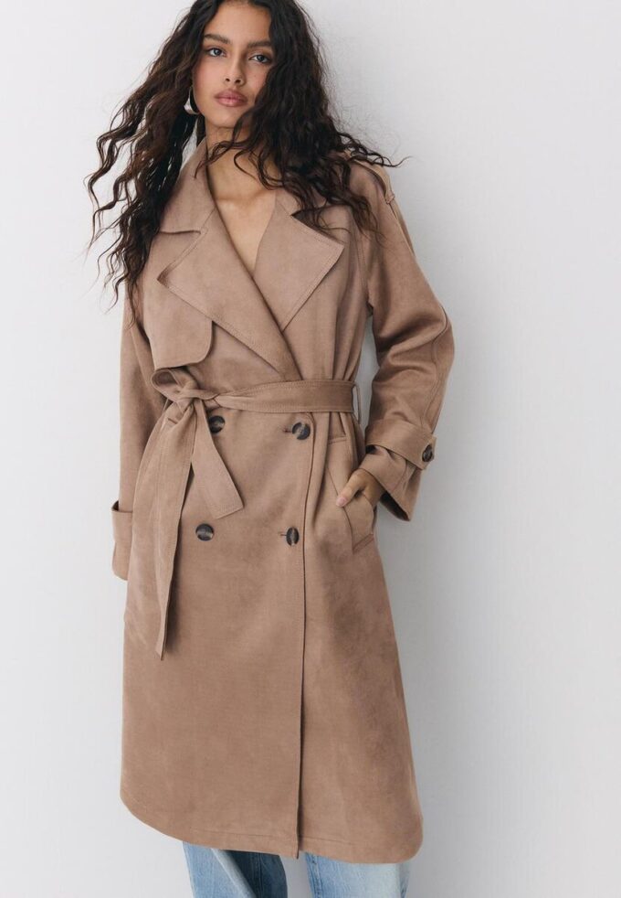 Langer Trenchcoat aus Kunstwildleder Langer Trenchcoat aus Kunstwildleder