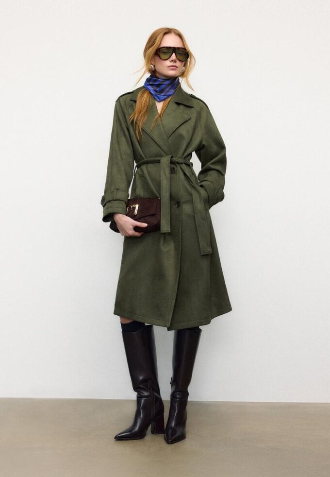 Langer Trenchcoat aus Kunstwildleder Langer Trenchcoat aus Kunstwildleder