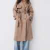 Langer Trenchcoat aus Kunstwildleder Langer Trenchcoat aus Kunstwildleder