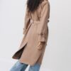 Langer Trenchcoat aus Kunstwildleder Langer Trenchcoat aus Kunstwildleder