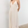 Langes Crêpe-Kleid mit Perlenverzierten Trägern