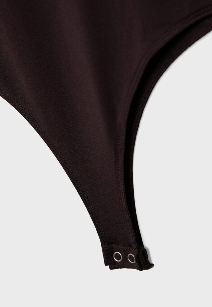 Langärmeliger Body aus Polyamid Langärmeliger Body aus Polyamid