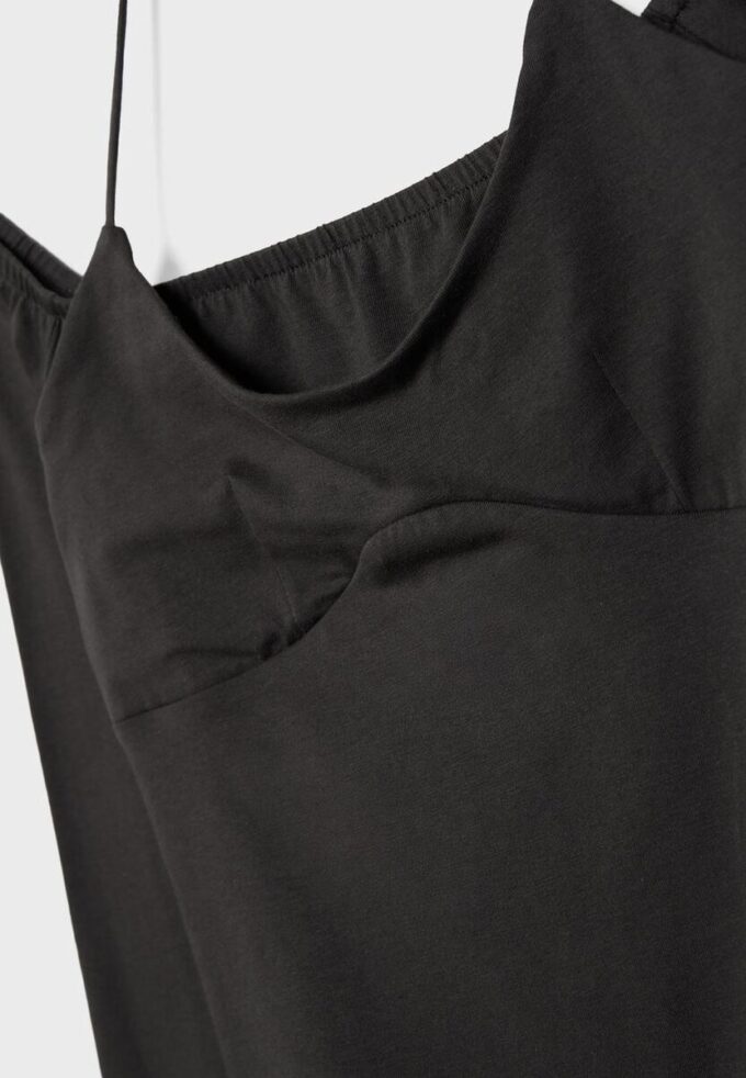 Langärmliges T-Shirt mit Neckholder Langärmliges T-Shirt mit Neckholder