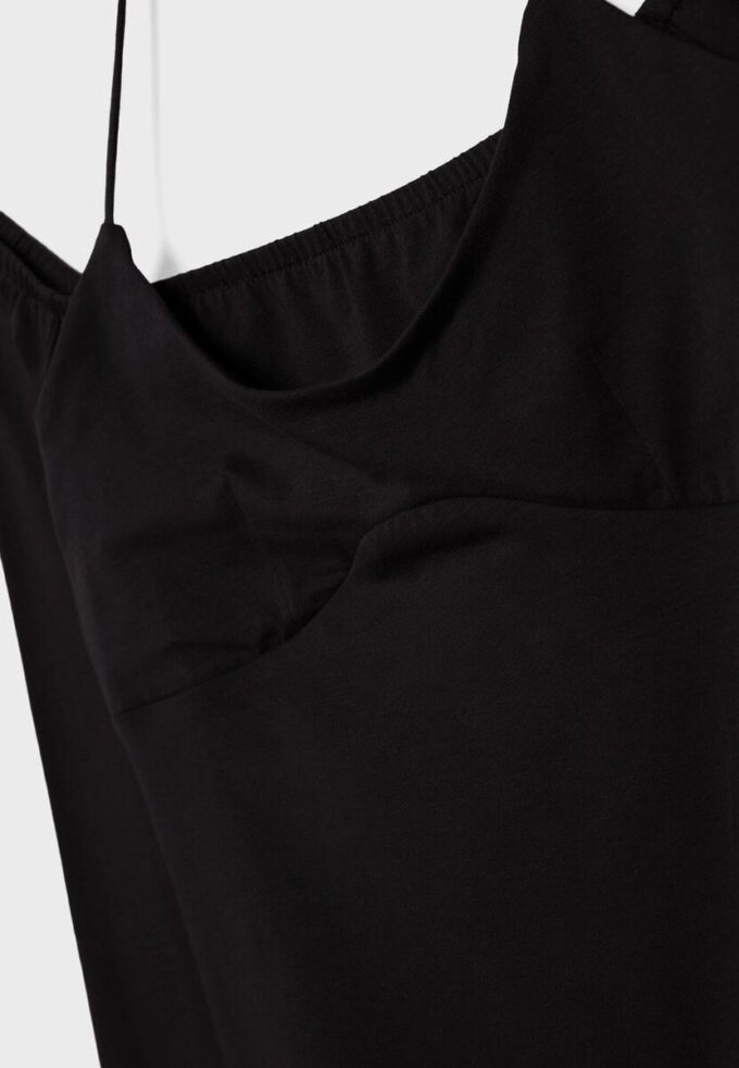 Langärmliges T-Shirt mit Neckholder Langärmliges T-Shirt mit Neckholder