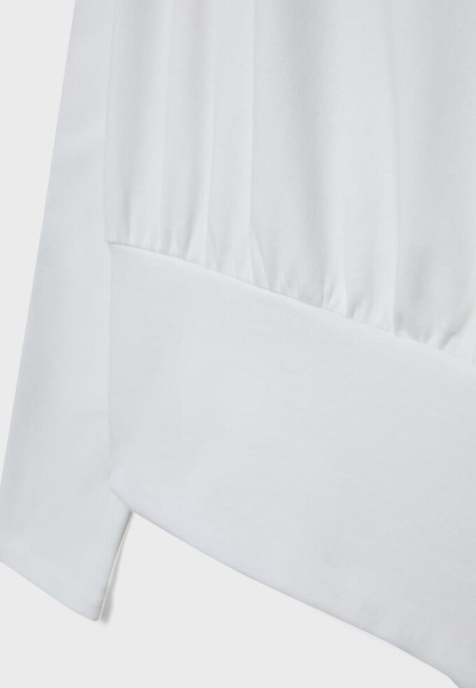 Langärmliges T-Shirt mit U-Boot-Ausschnitt und Kummerbund-Saum Langärmliges T-Shirt mit U-Boot-Ausschnitt und Kummerbund-Saum