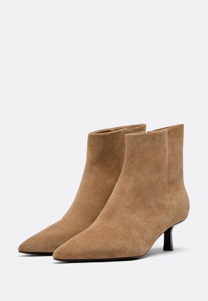 Leder-Stiefeletten mit Kitten-Heel