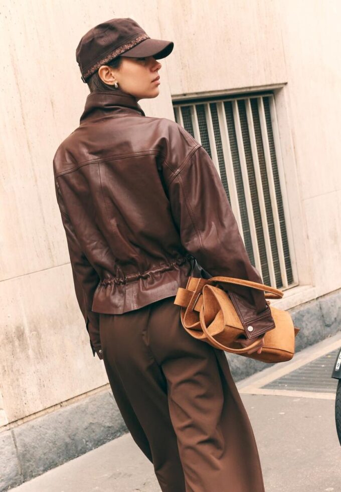 Lederjacke mit Taschen und verstellbarer Taille Lederjacke mit Taschen und verstellbarer Taille