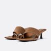 Ledersandaletten mit Kitten-Heel
