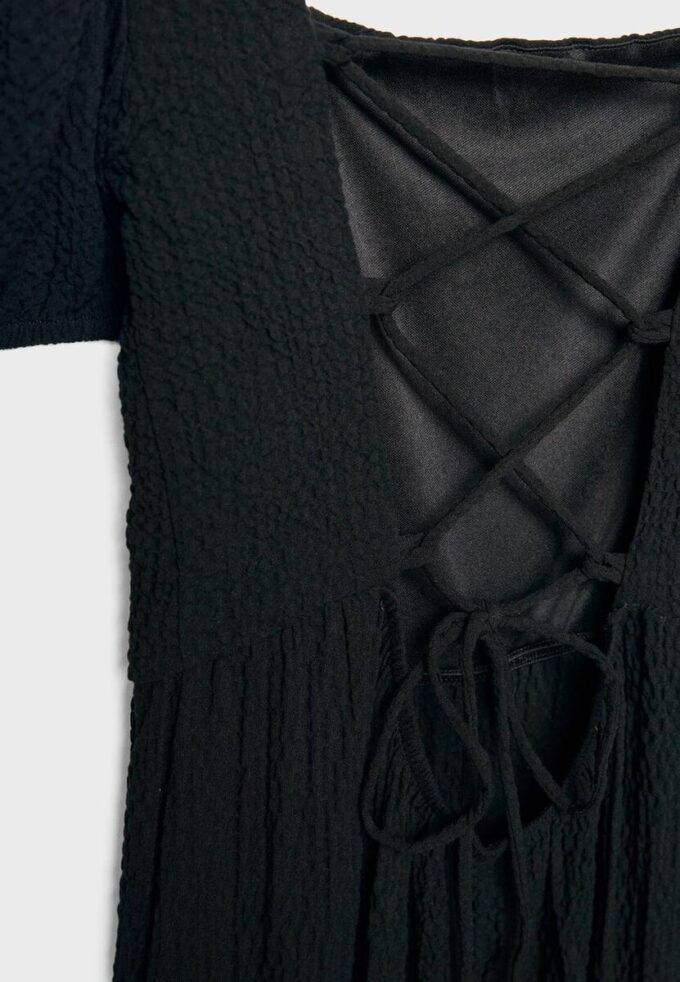 Lockeres Maxikleid mit gekreuztem Rücken