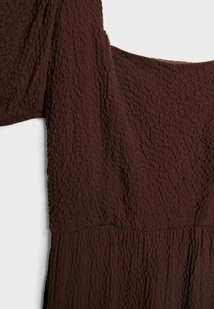 Lockeres Maxikleid mit gekreuztem Rücken