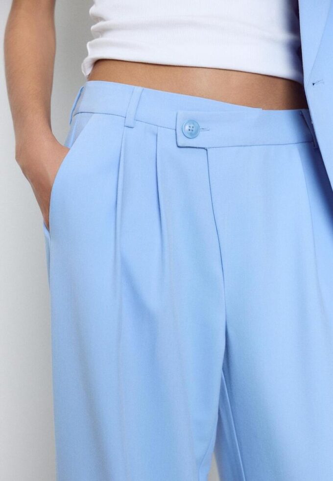 Lässige, gestreifte elegante Hose mit gekreuztem Bund