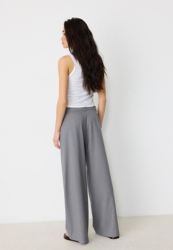 Lässige, gestreifte elegante Hose mit gekreuztem Bund