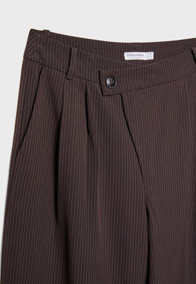 Lässige, gestreifte elegante Hose mit gekreuztem Bund