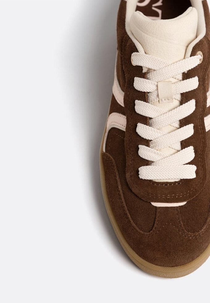 Lässige Ledersneaker Lässige Ledersneaker