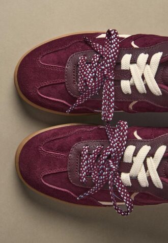 Lässige Sneaker mit doppelter Schnürung