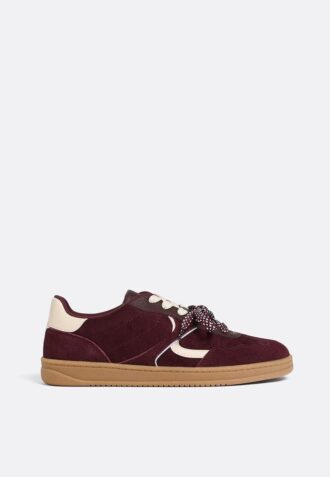 Lässige Sneaker mit doppelter Schnürung