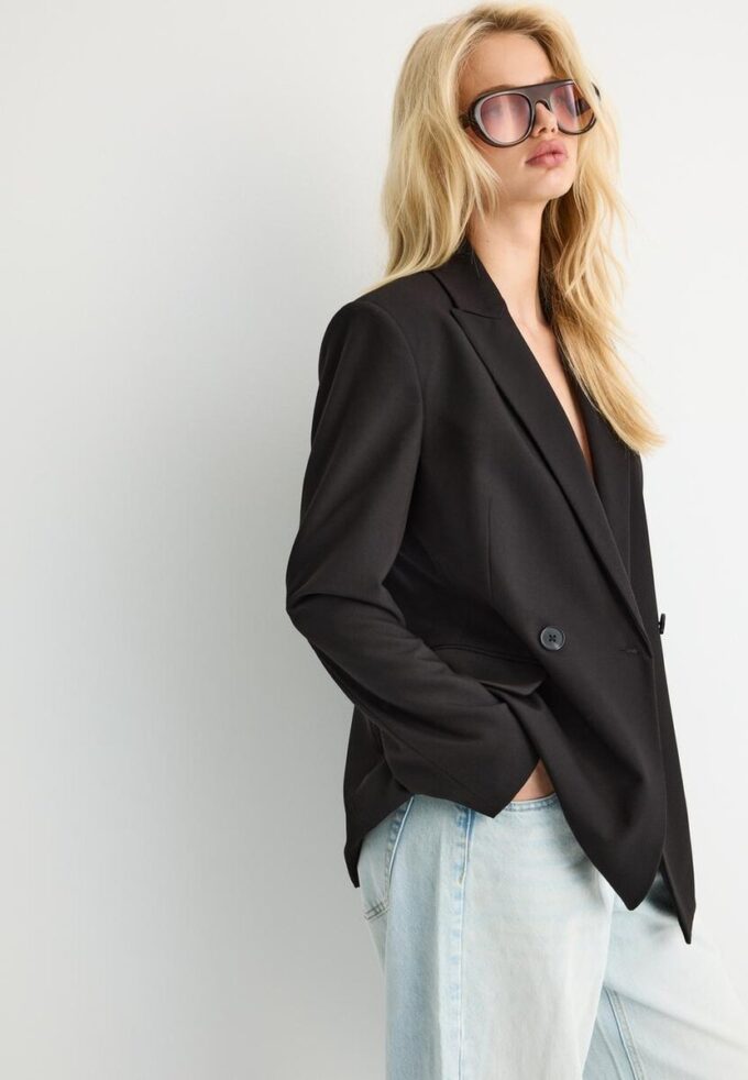 Maßgeschneiderter Blazer Maßgeschneiderter Blazer