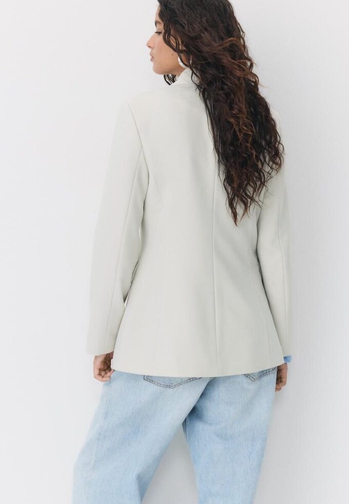 Maßgeschneiderter Blazer Maßgeschneiderter Blazer