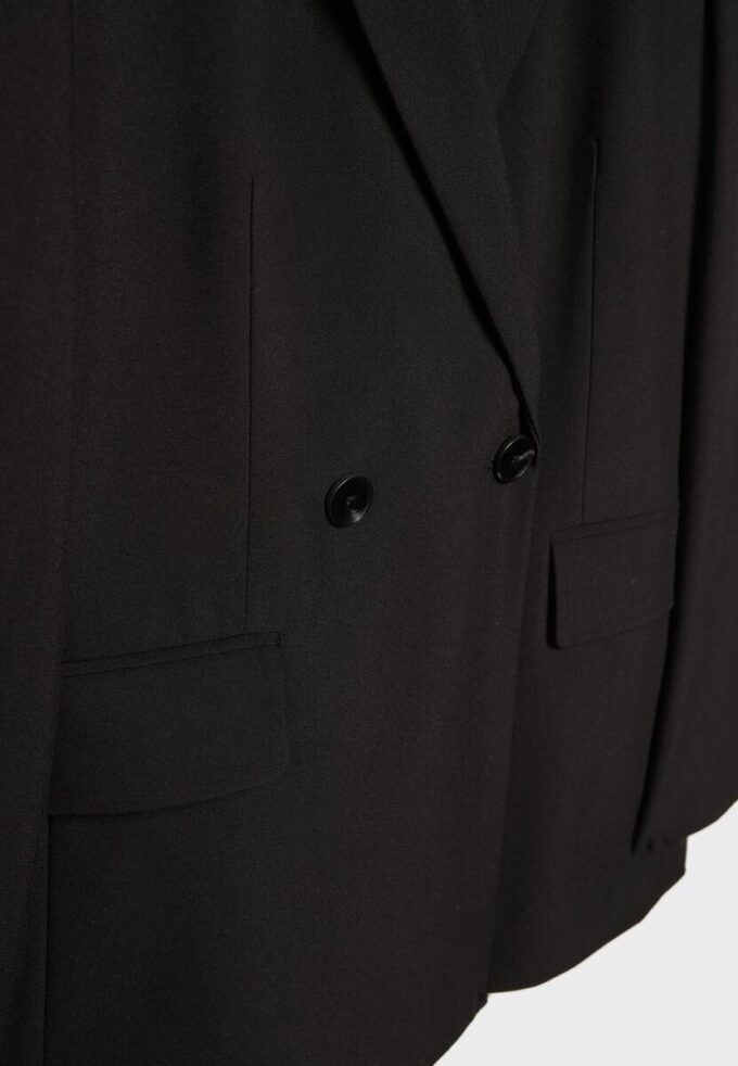 Maßgeschneiderter Blazer Maßgeschneiderter Blazer