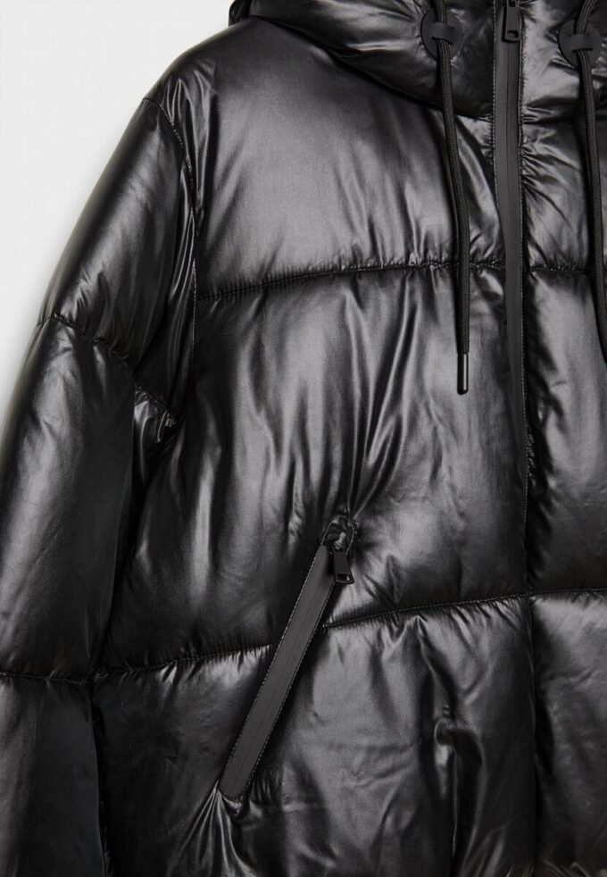 Metallic-Daunenjacke mit Kapuze Metallic-Daunenjacke mit Kapuze