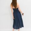 Midi-Halterkleid mit Perlenverzierung Midi-Halterkleid mit Perlenverzierung