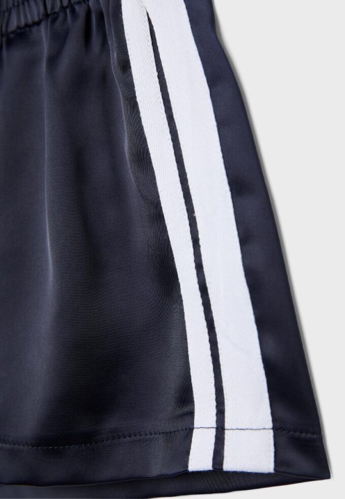 Mini-Shorts mit Satin-Effekt
