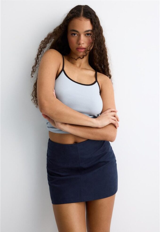 Mini-Skort aus Kunstwildleder Mini-Skort aus Kunstwildleder