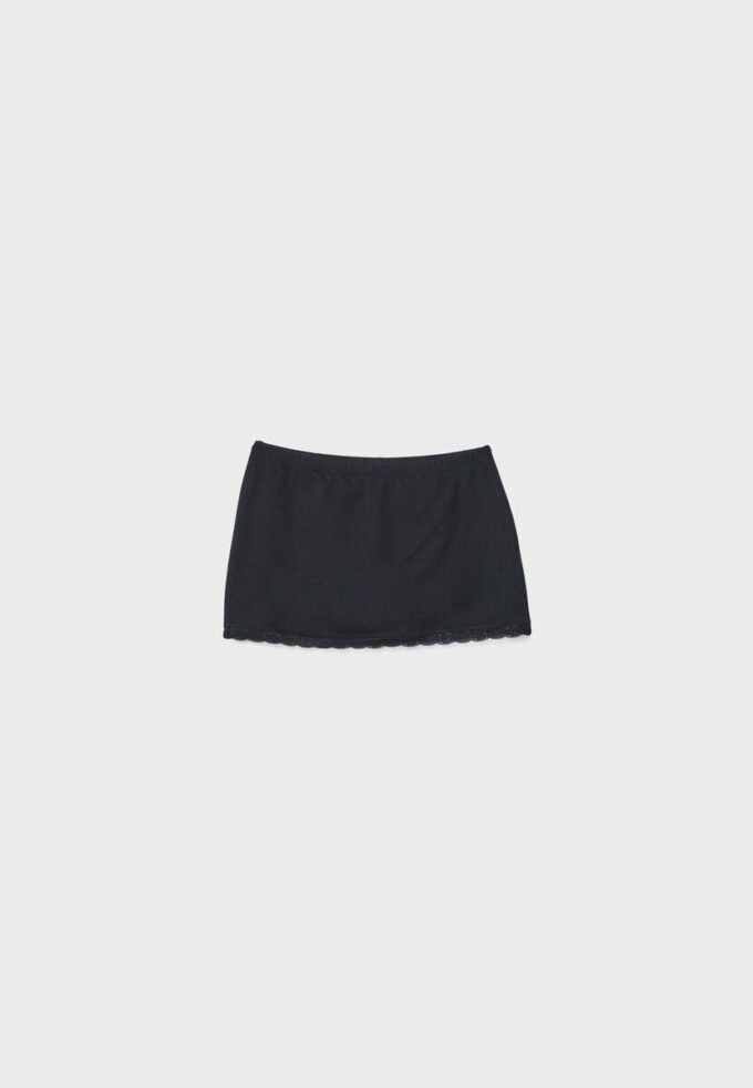Mini-Skort mit Spitzenbesatz Mini-Skort mit Spitzenbesatz