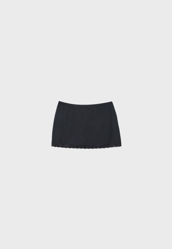 Mini-Skort mit Spitzenbesatz Mini-Skort mit Spitzenbesatz