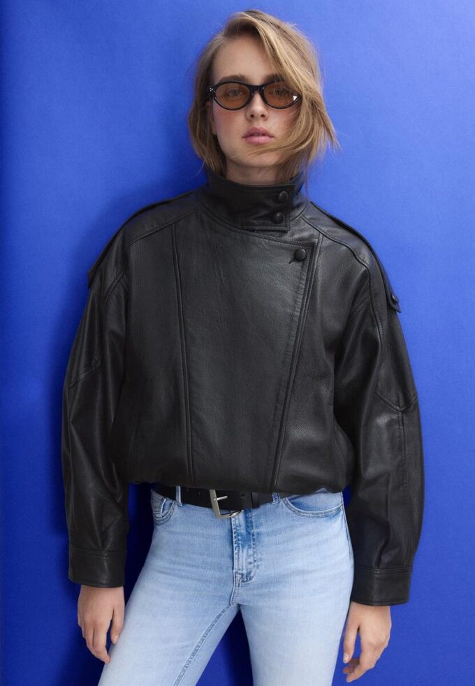 Oversize-Jacke mit Klappe aus 100 % Leder Oversize-Jacke mit Klappe aus 100 % Leder