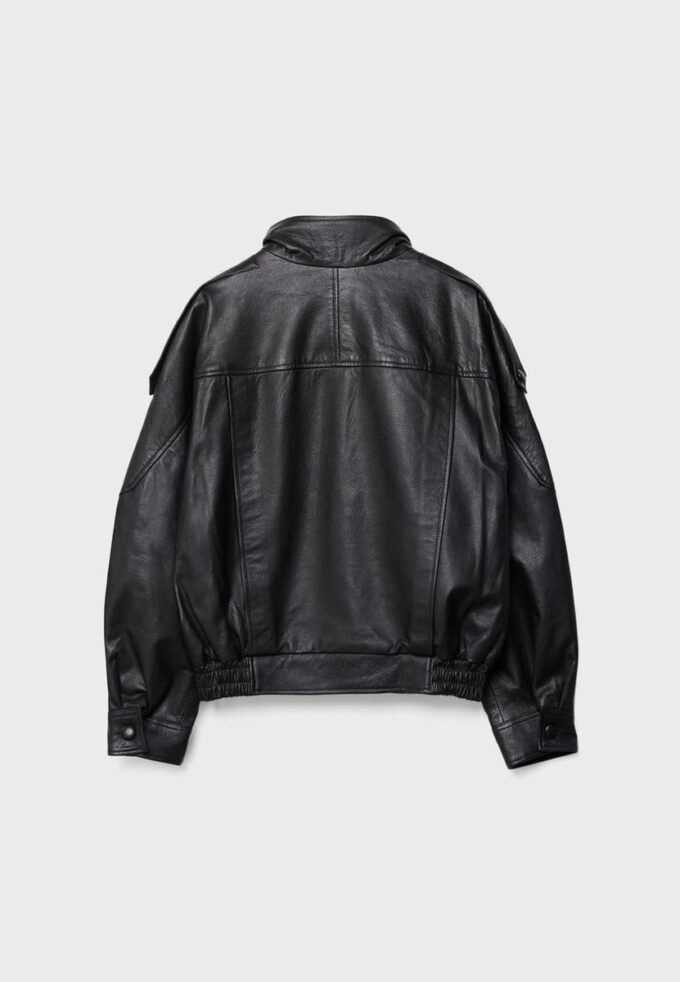 Oversize-Jacke mit Klappe aus 100 % Leder Oversize-Jacke mit Klappe aus 100 % Leder