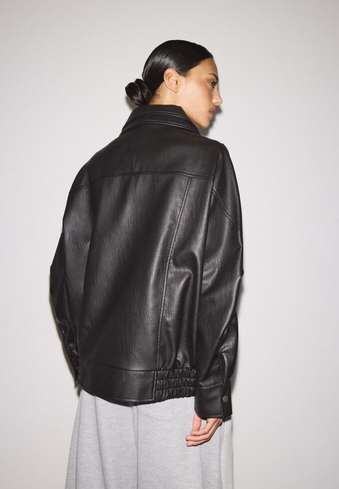 Oversize-Kunstlederjacke mit Revers