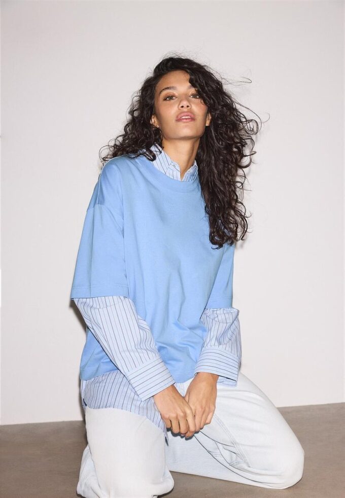 Oversize-T-Shirt mit kurzen Ärmeln Oversize-T-Shirt mit kurzen Ärmeln