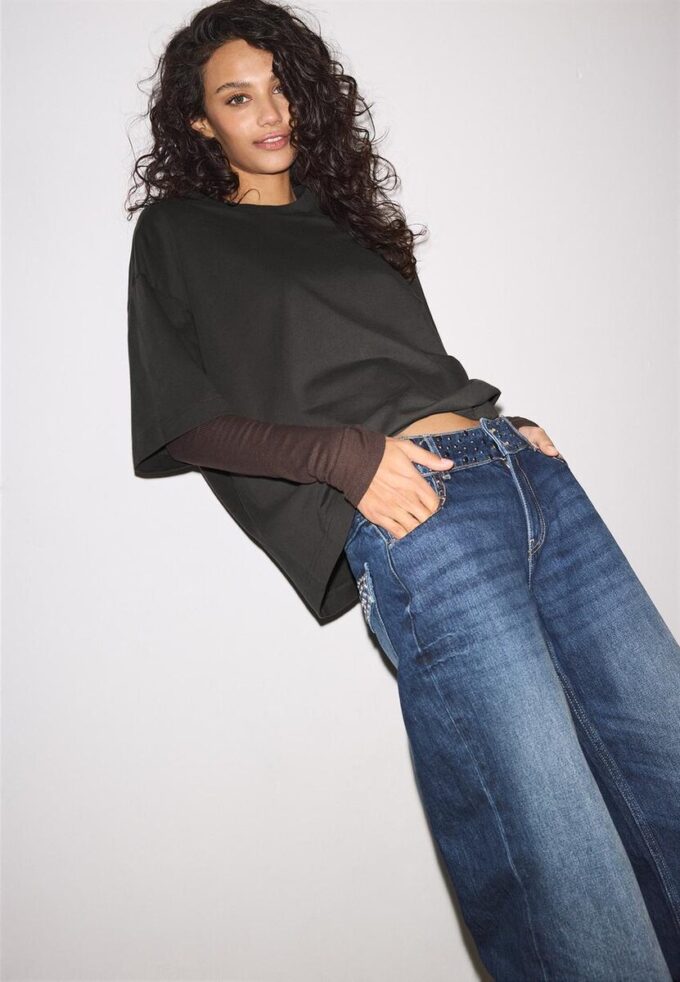 Oversize-T-Shirt mit kurzen Ärmeln Oversize-T-Shirt mit kurzen Ärmeln