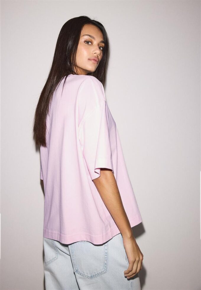 Oversize-T-Shirt mit kurzen Ärmeln Oversize-T-Shirt mit kurzen Ärmeln