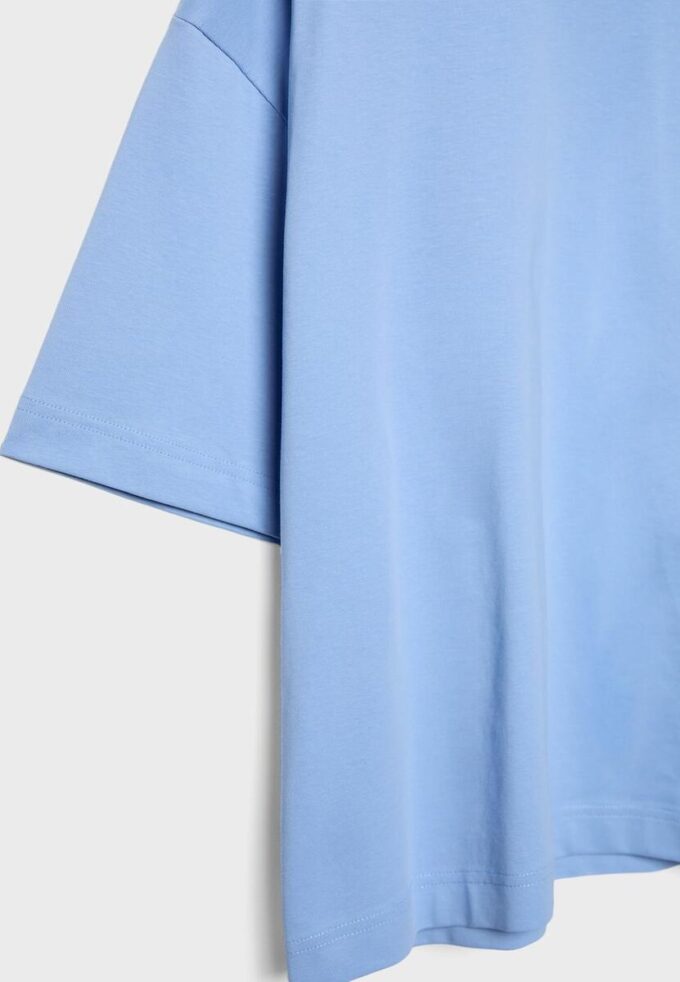 Oversize-T-Shirt mit kurzen Ärmeln Oversize-T-Shirt mit kurzen Ärmeln