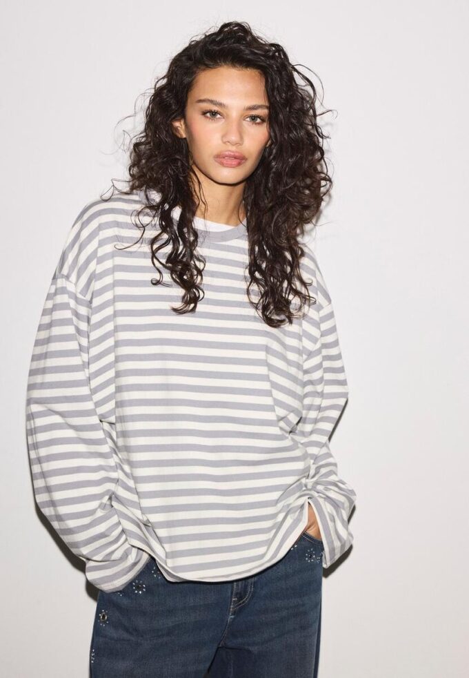 Oversize-T-Shirt mit langen Ärmeln und Streifenmuster Oversize-T-Shirt mit langen Ärmeln und Streifenmuster