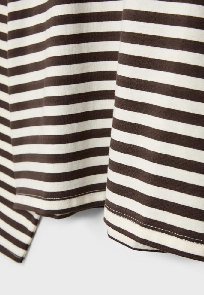 Oversize-T-Shirt mit langen Ärmeln und Streifenmuster Oversize-T-Shirt mit langen Ärmeln und Streifenmuster