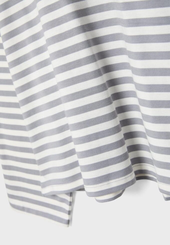 Oversize-T-Shirt mit langen Ärmeln und Streifenmuster Oversize-T-Shirt mit langen Ärmeln und Streifenmuster