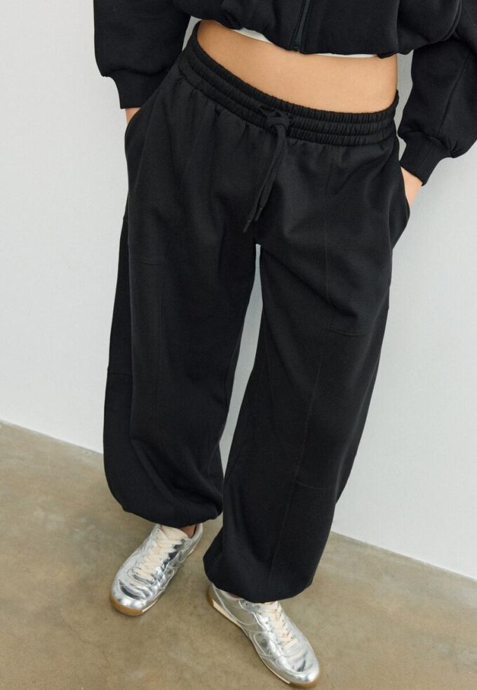 Plüsch-Jogging-Hose im Ballon-Stil Plüsch-Jogging-Hose im Ballon-Stil