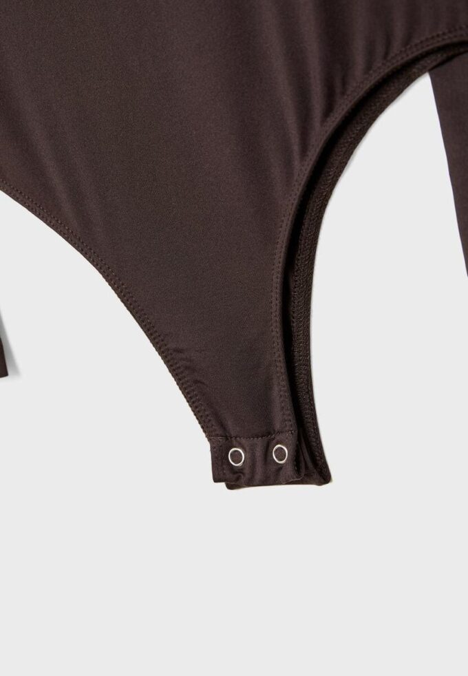 Polyamid-Body mit quadratischem Ausschnitt