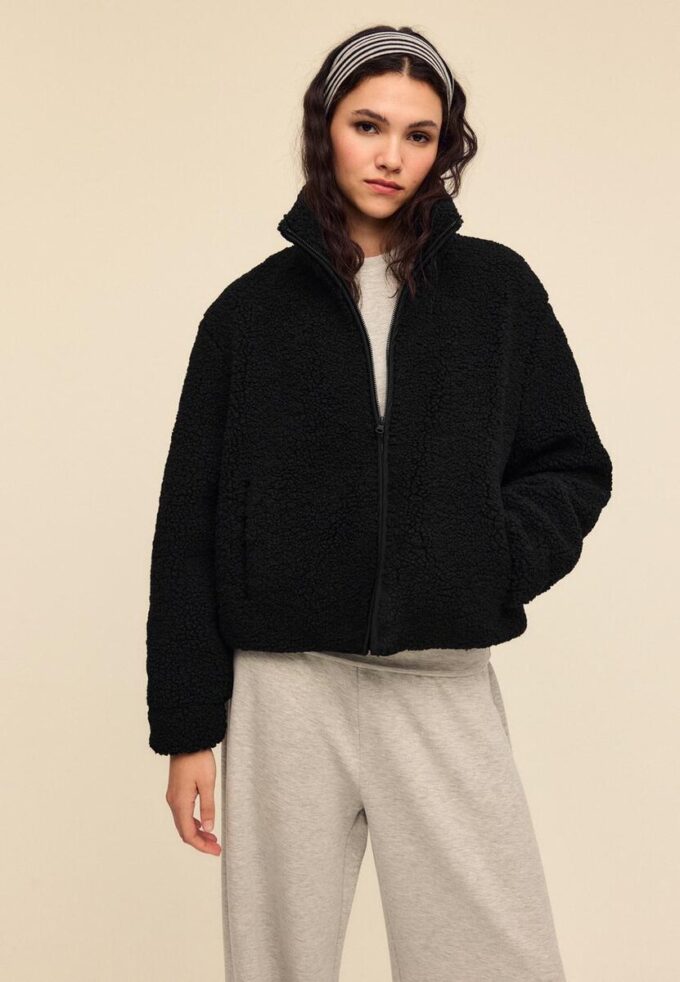 Reißverschlussjacke mit Kunstfellfutter Reißverschlussjacke mit Kunstfellfutter