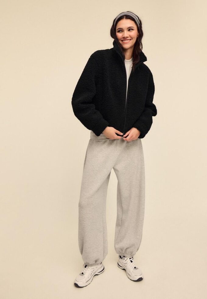 Reißverschlussjacke mit Kunstfellfutter Reißverschlussjacke mit Kunstfellfutter