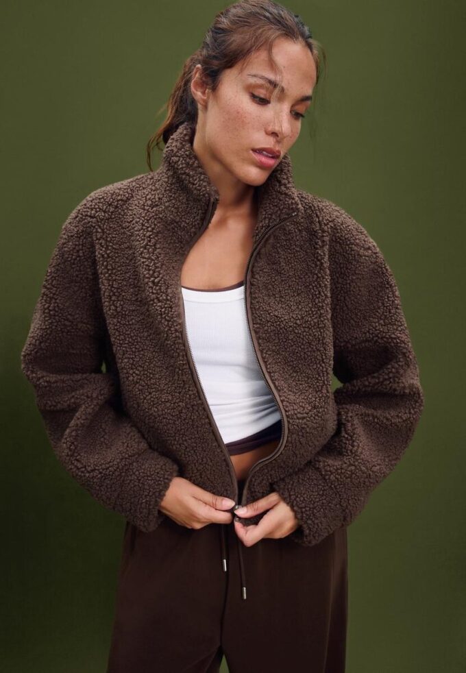 Reißverschlussjacke mit Kunstfellfutter Reißverschlussjacke mit Kunstfellfutter