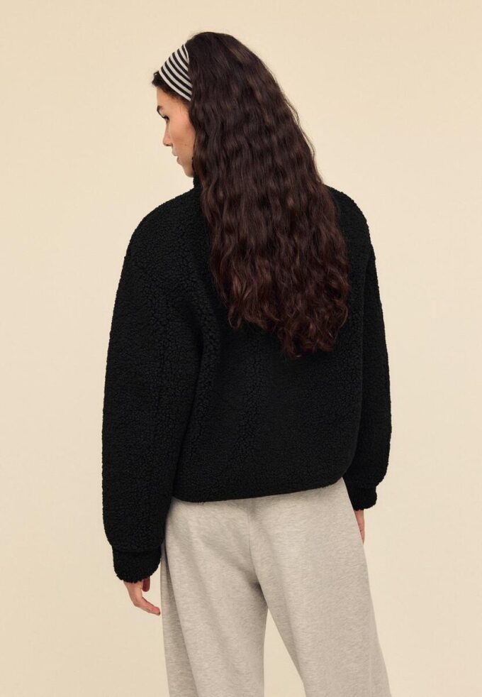 Reißverschlussjacke mit Kunstfellfutter Reißverschlussjacke mit Kunstfellfutter