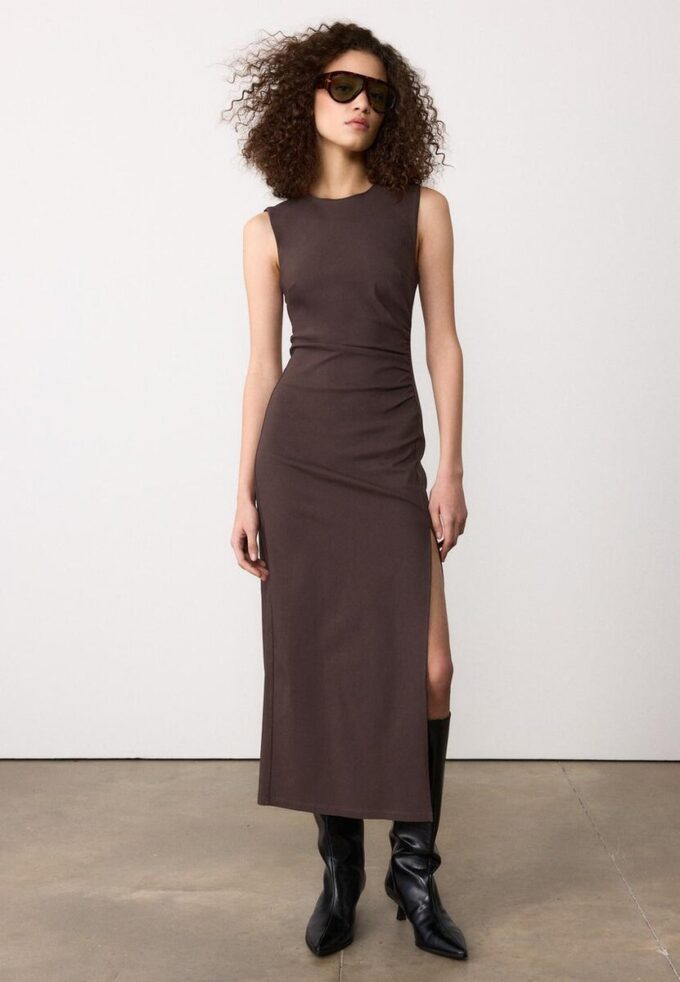 Ärmelloses Midi-Kleid aus Bengaline Ärmelloses Midi-Kleid aus Bengaline