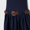 Ärmelloses Midikleid aus zwei Materialien mit Gürtel Ärmelloses Midikleid aus zwei Materialien mit Gürtel