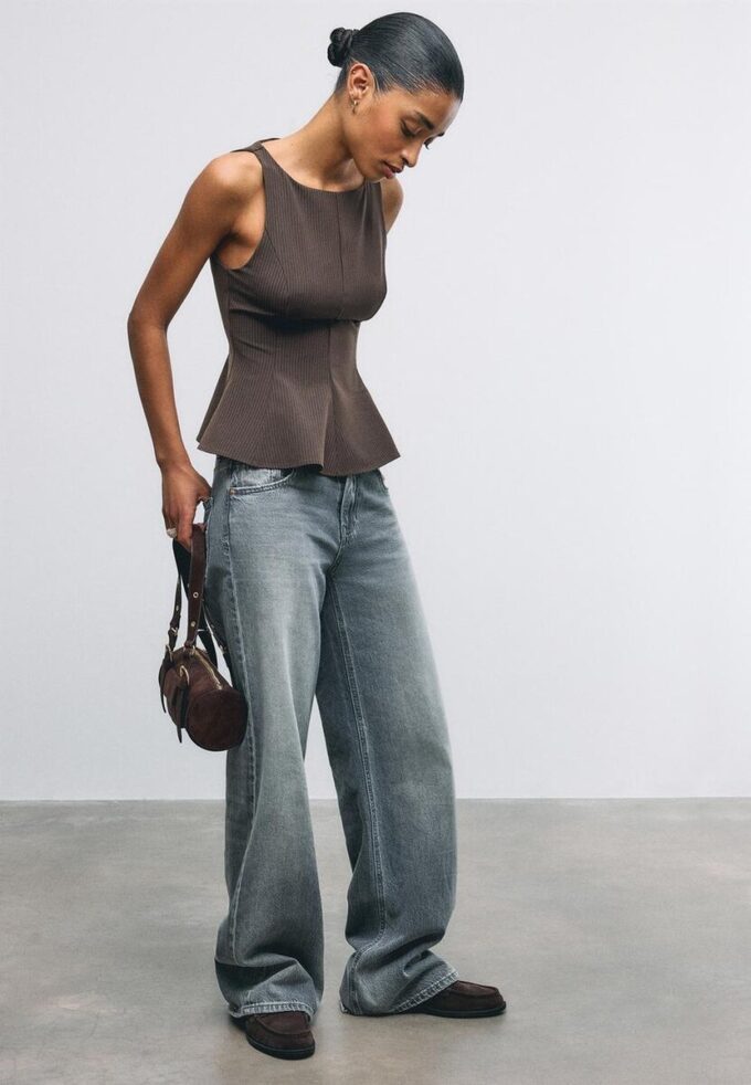 Ärmelloses Peplum-Oberteil Ärmelloses Peplum-Oberteil