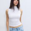 Ärmelloses T-Shirt mit Trichterkragen Ärmelloses T-Shirt mit Trichterkragen